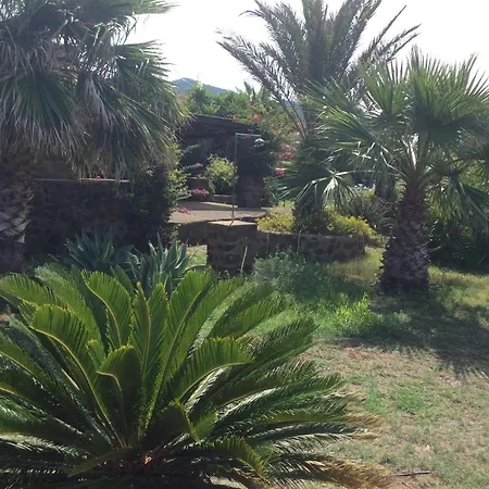 Holiday home Dammuso Degli Ulivi *
